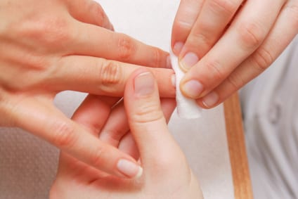 Typisch Triviaal Arne Help, gebarsten nagelriemen! - Wellness Academie