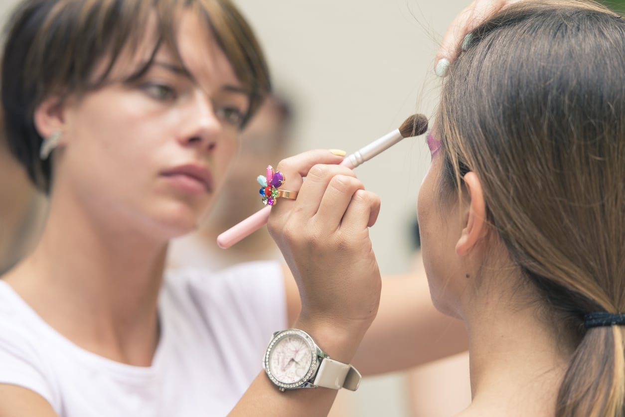 Veren wenkbrauwen als nieuwe make-up trend?